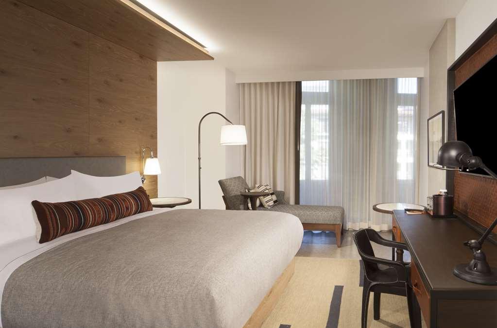 Canopy By Hilton San Antonio Riverwalk Room photo